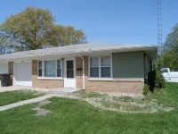 1950's Retro Ranch. Conveniently located off Highway 281 - Homestays