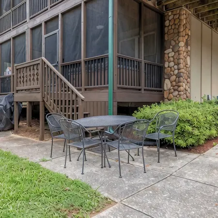 Sleeping Bear Condo - Downtown Helen, GA