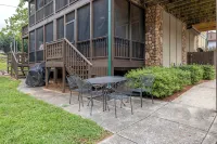 Sleeping Bear Condo - Downtown Helen, GA - 3-Star