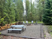 Quiet and clean cabin near Yellowstone National Park