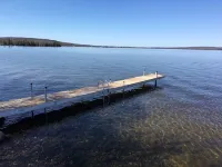 Beautiful lakefront home directly on Hubbard Lake, East Shore - Wifi