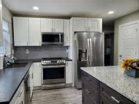 Spacious 3-bedroom home, off I-64 & 35, sleeps 11 Hotels in Scott