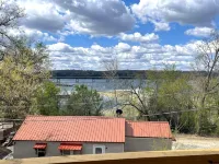 Family/Pet Friendly, Peaceful Cabin, Lakeview, Deck with Norfork Lake views