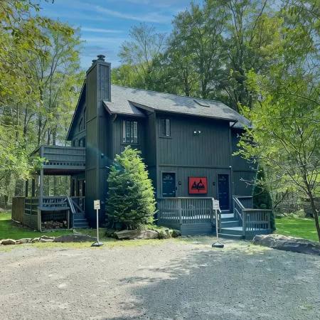 Poconos Hideaway Hot Tub, Zen Garden & Fire Pit, Hiking and Water Parks Nearby.