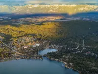 Lakeview Getaway-Walk To Downtown Bigfork, Rated #1 Lake town in USA Hotel di Bigfork