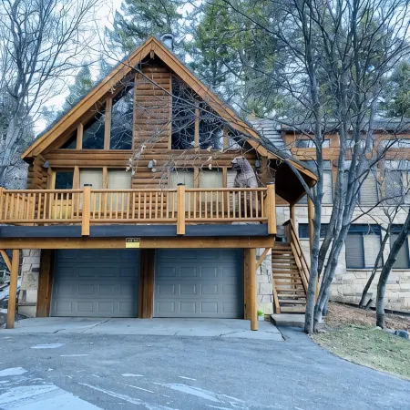 'Spectacular' 4 Bedroom, 3 Bath, Sundance Mt. Home, Central A/C