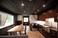 Oz Lodge: Alice Chalet -Brand new, Alaskan chic chalet! - Chalets