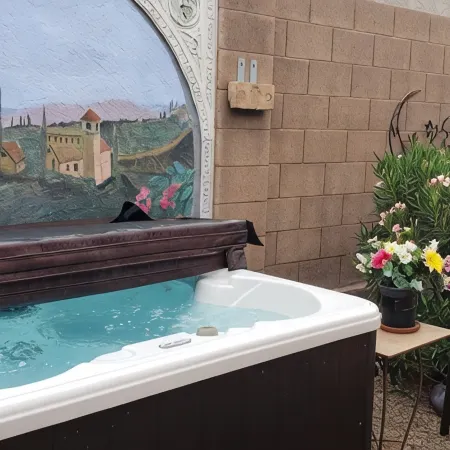Beautiful 3 Bdrm./2 Bath Gold Canyon home w/heated pool in private setting