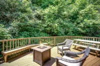 Closest cabin to Tweetsie. BEST Blowing Rock Location!  Hot tub & game room - Tiny Houses