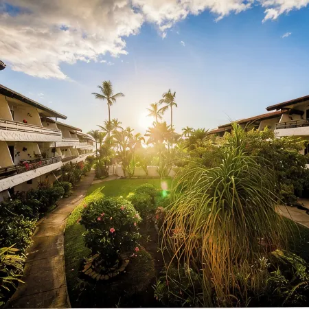 Oceanfront Condo Complex on Alii 1 bdrm,, Salt,Freshwater Pools Newly renovated