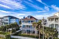Pirates Beach Home w/ Hot Tub and Private Beach Access - Jacuzzi