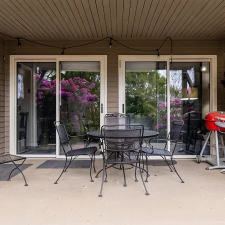 Rosie's Retreat: Cozy 3 BR, 3 Bath Condo in Wintergreen Resort, 1 mile to slopes