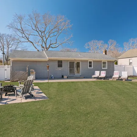 Cozy House less than two miles from Ocean Beaches