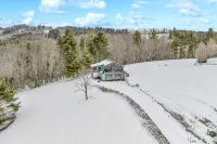 Escape to the Clouds: The Berry Barn Awaits You! - Wifi