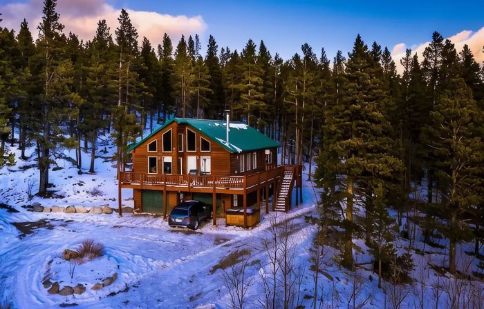 Lovely 3BR Near Town w/ Hot Tub, Stunning Views!