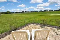 Burnt Store Isles Golf Home, W/Hot Tub/King Bed/Fast WIFI/Unbeatable Location - 3 ดาว