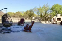 Beautiful 5/5.5 Home on 5 Acres w/Private Pool. River Access 2 m. Away