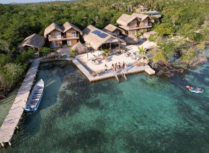 Santa Lova Eco-hostel Isla Tintipan