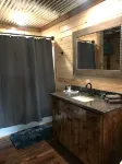 The Eagles Nest w/ Hot Tub- Natures Retreat! - Chalets