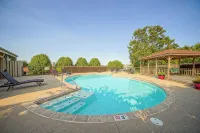 Sophisticated 2BR Lake Condo "The Oar" with open channel views of Lake Hamilton - 4 stjerner