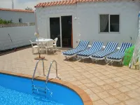 Family friendly holiday home with private pool - Private Pools