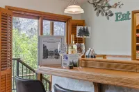 Riverfront property with private beach access with Universal EV Charging Station - Alppimaja