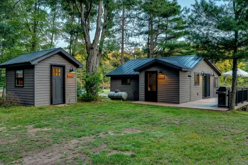 Lake Front Cabin, Media/Game Room, Kayaks, Multi-Level Deck--Newly Remodeled - Feriehus