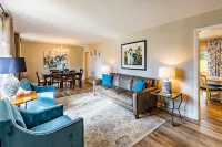 Stay in Franklin - Close to Downtown - Fire Pit & Grill - บังกะโล