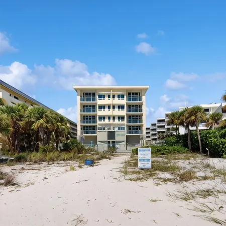Exceptional Beachfront condo on Crescent Beach