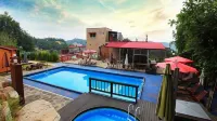 Wonju Quirinale Pension - Rooftop Pools