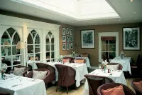 The Royal Hotel - breakfast