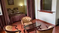 DK Hotel - Airport Shuttle