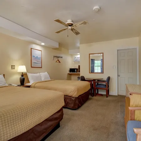 Brookside Inn & Cottages