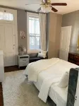Cozy waterfront 2BR/3 Beds w./ Modern meets Historical Charm/Chic