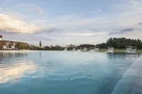Modica Beach Resort - Rooftop Pools