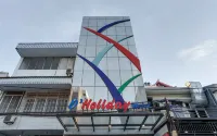 Holiday Hotel Pelabuhan Makassar by Life - Parkplatz