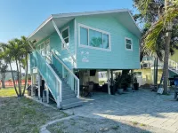 Sunshine, Sunsets and Sand - Just 3 minutes away! - Bungalows