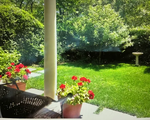 Cozy 1 Bedroom with Fenced in Yard, Porch, Close to the Bay Beach & Bike Trail. 브루스터 호텔