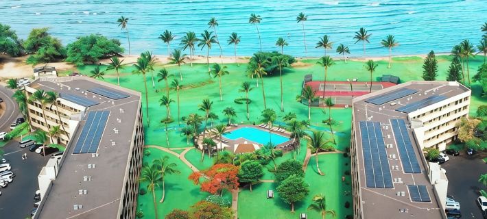 Spacious Maui Sunset Condo-Steps to Beach-Pool, Fitness Gym, AC, Family Friendly Hotels in Kīhei