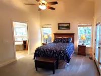 Mountain escape at luxury Monarch house Shaver Lake less than 5 minutes to lake Hotels in Shaver Lake