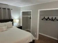 Spacious 2-bedroom townhouse-style apartment located in the center of Dothan.