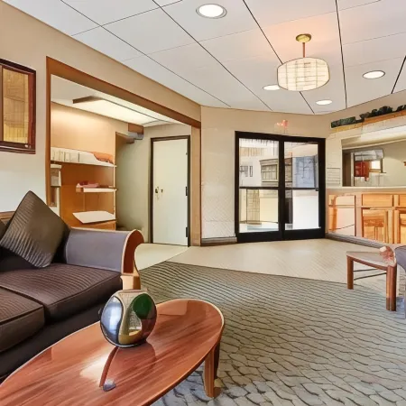 Regency Inn & Suites-Hamilton Place