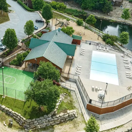 Modern Cabin - Sunroom - Resort Amenities - Near Silver Dollar City