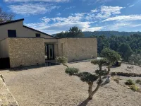 Architect-designed villa Le Panda Blanc. Nature and absolute calm. At the gateway to the Luberon - Villas