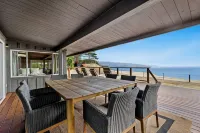Newly Renovated Oceanfront Retreat in Bolinas with Spa and Huge Fenced Yard - 4-Star