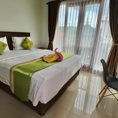 Green Palace Homestay Отели рядом с достопримечательностью «Бухта Сампалан»
