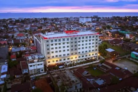 Rocky Plaza Hotel Padang