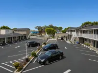 Rockview Inn and Suites - Bãi đậu xe