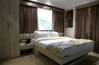 Hotel Grand Girdhar