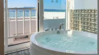 Yeosu Yegreena Pension - Hot Tub